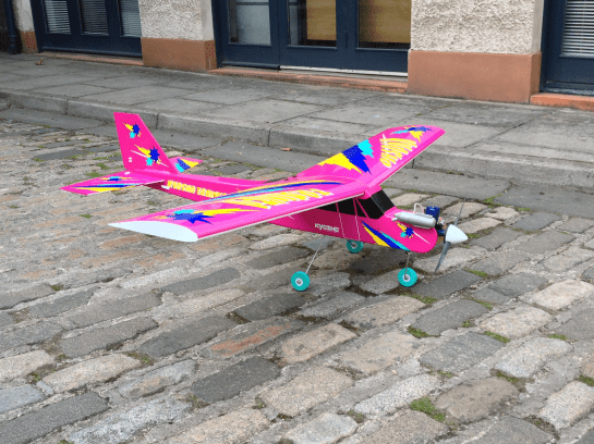 Kyosho Trainer 40 Pink Kyosho Trainer 31.08.13 (3)