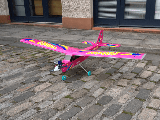 Kyosho Trainer 40 Pink Kyosho Trainer 31.08.13 (4)